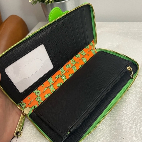 🔹️Loungefly 🔹️x  Disney Goofy  long zip around Wallet - Picture 7 of 8